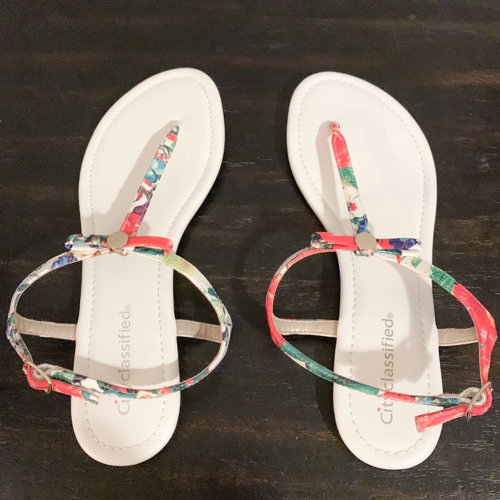 Floral sandals brand new sz 9
